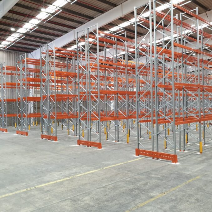 Палетни стелажи